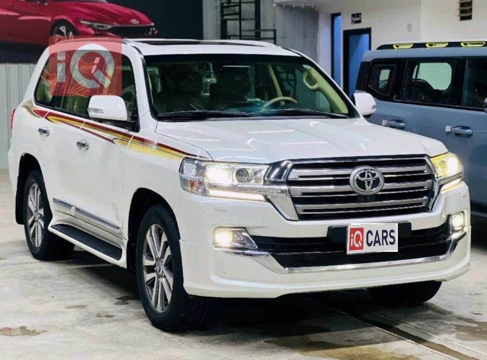 تويوتا لاندكروزر